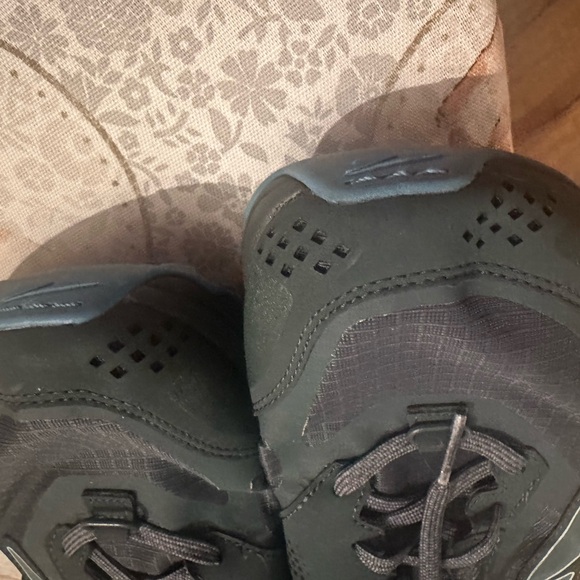 Altra - Picture 9 of 13